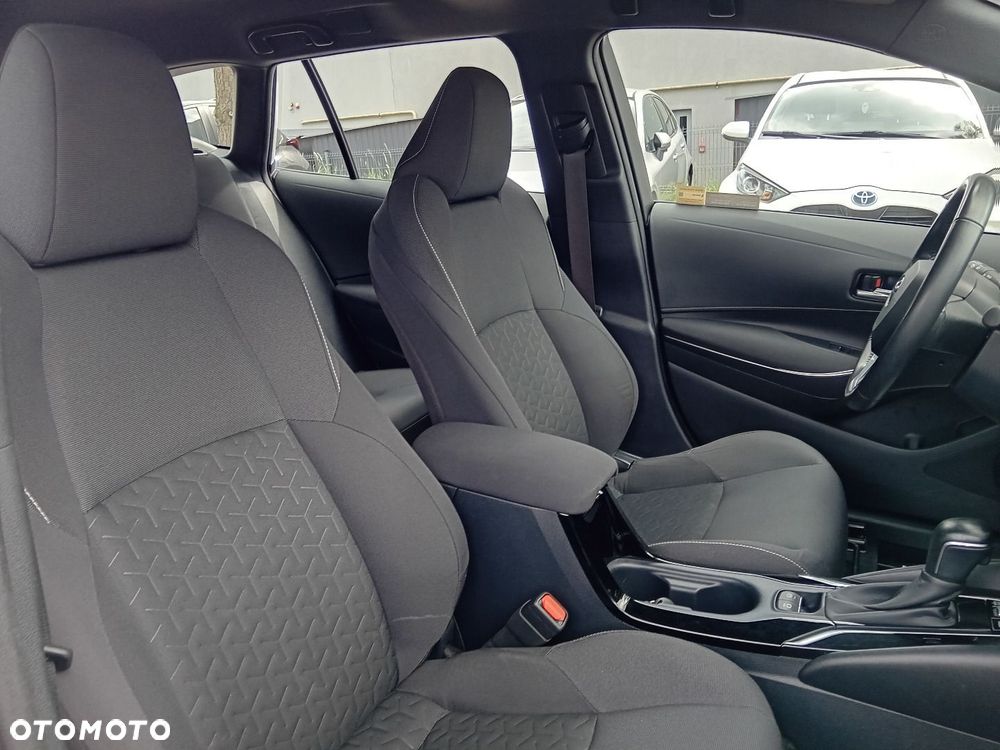 Toyota Corolla 1.8 Hybrid Comfort - 32