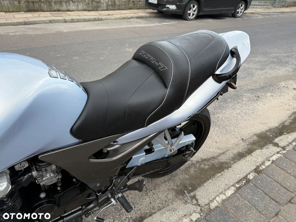 Kawasaki ZR - 13