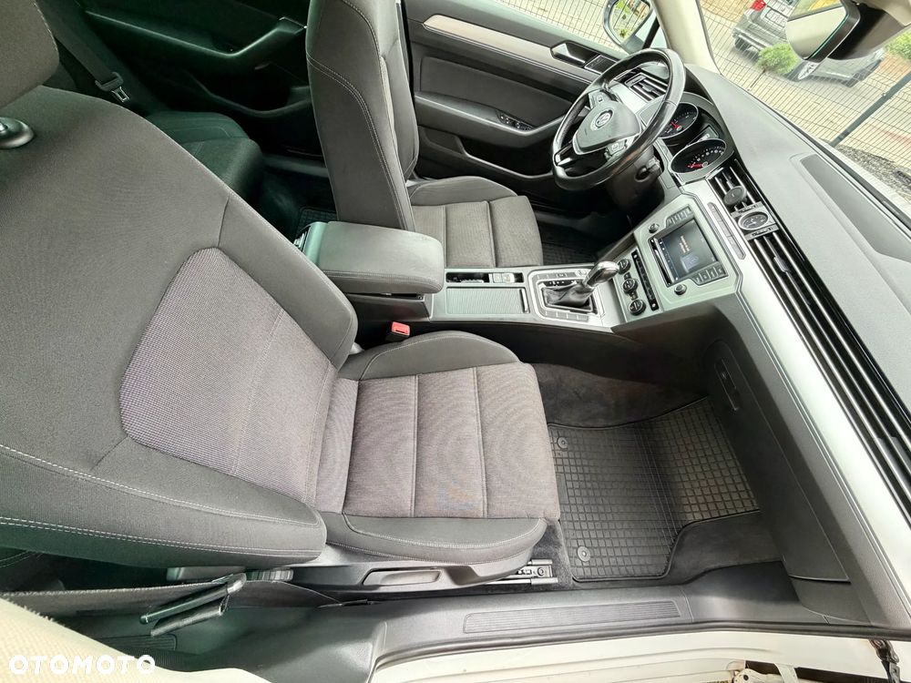 Volkswagen Passat 2.0 TDI BMT Comfortline DSG - 10