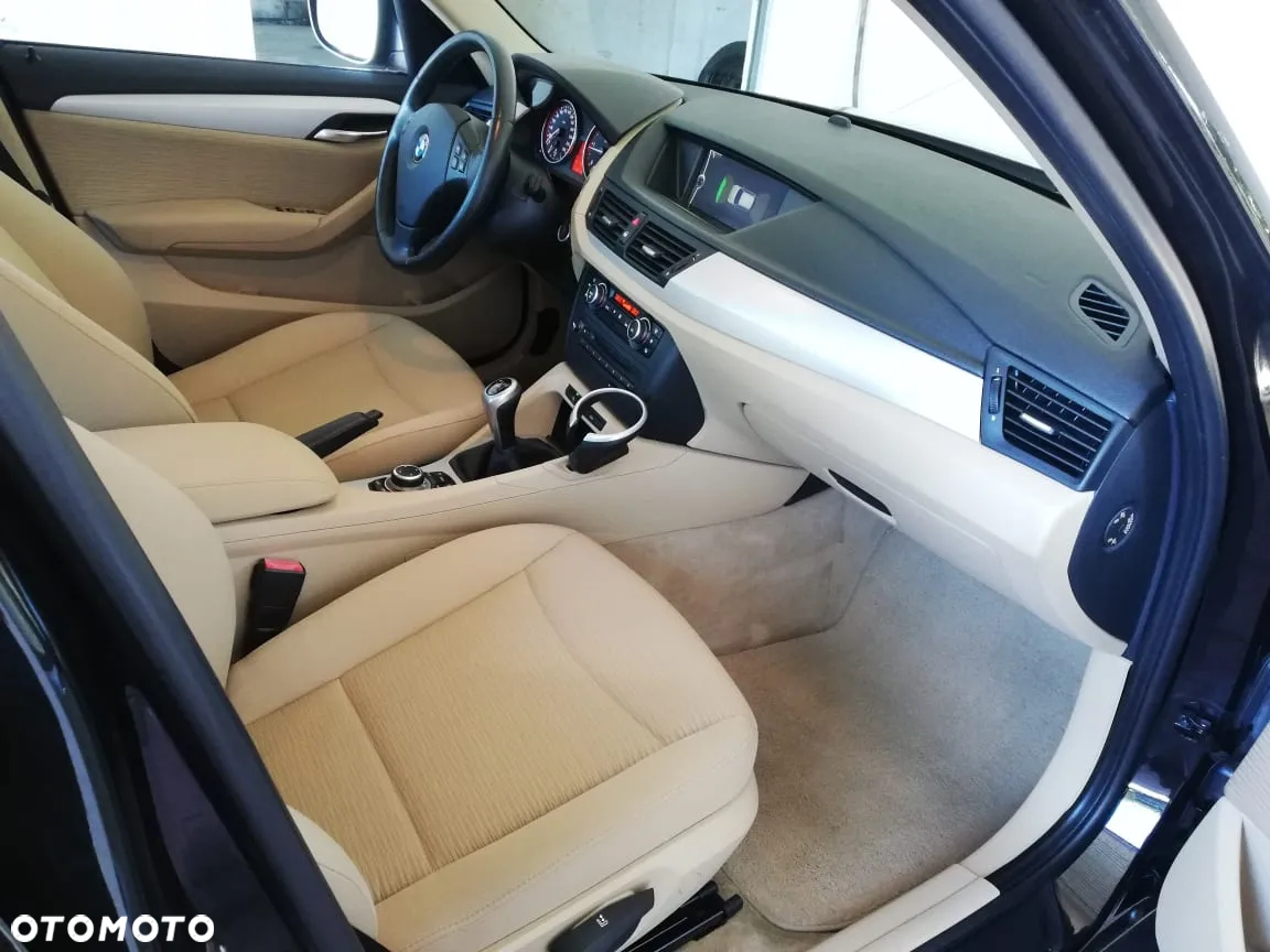 BMW X1 sDrive20d - 11