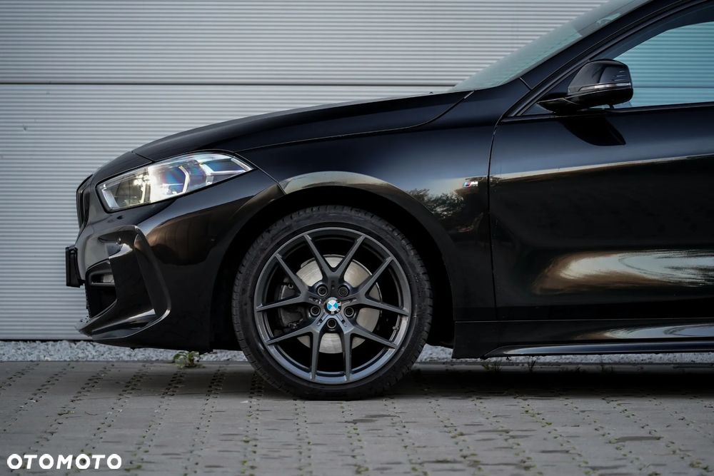 BMW Seria 1 2021 photo 3