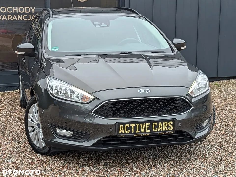 Ford Focus 1.0 EcoBoost Start-Stopp-System TITANIUM DESIGN - 2