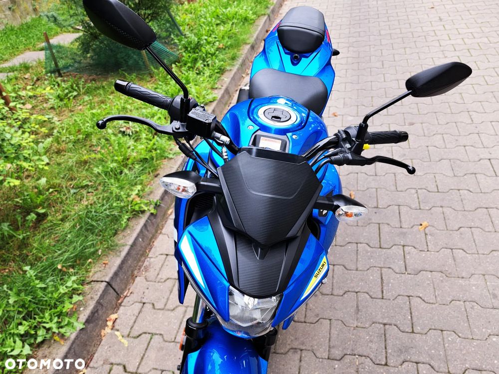 Suzuki GSX - 8