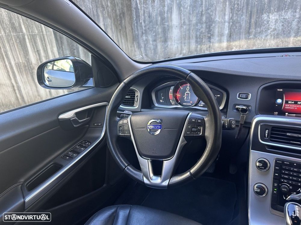 Volvo V60 Cross Country 2.0 D3 Pro Geartronic - 9