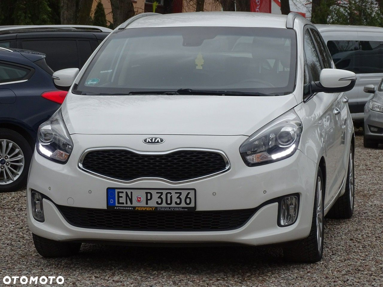 Kia Carens - 7