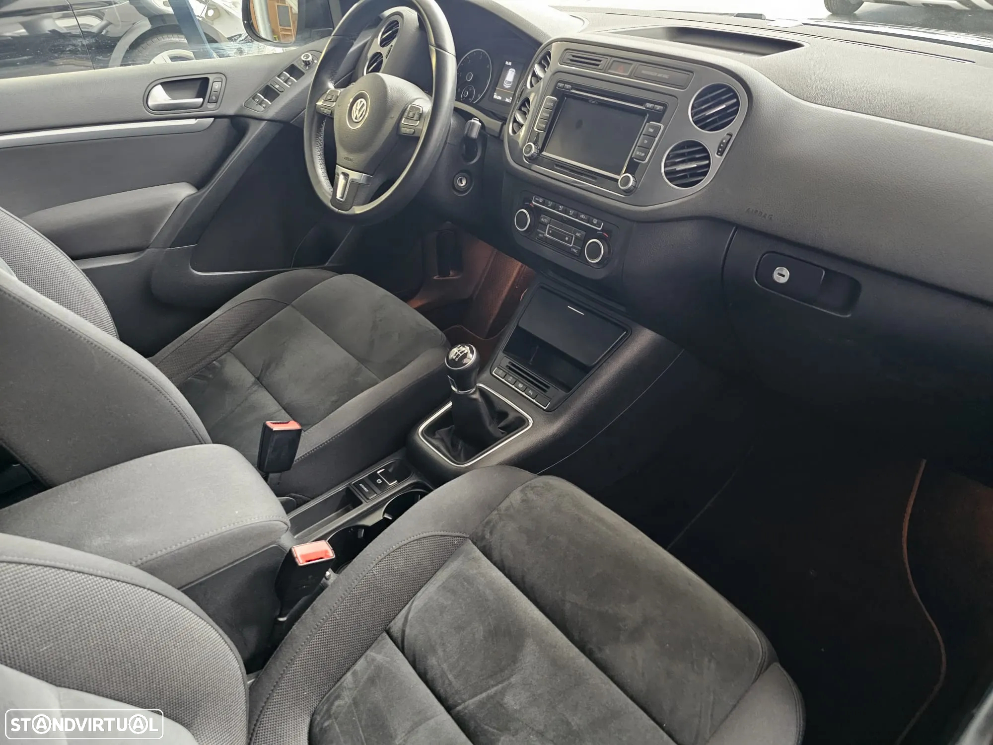 VW Tiguan 2.0 TDi Sport BlueMotion - 8