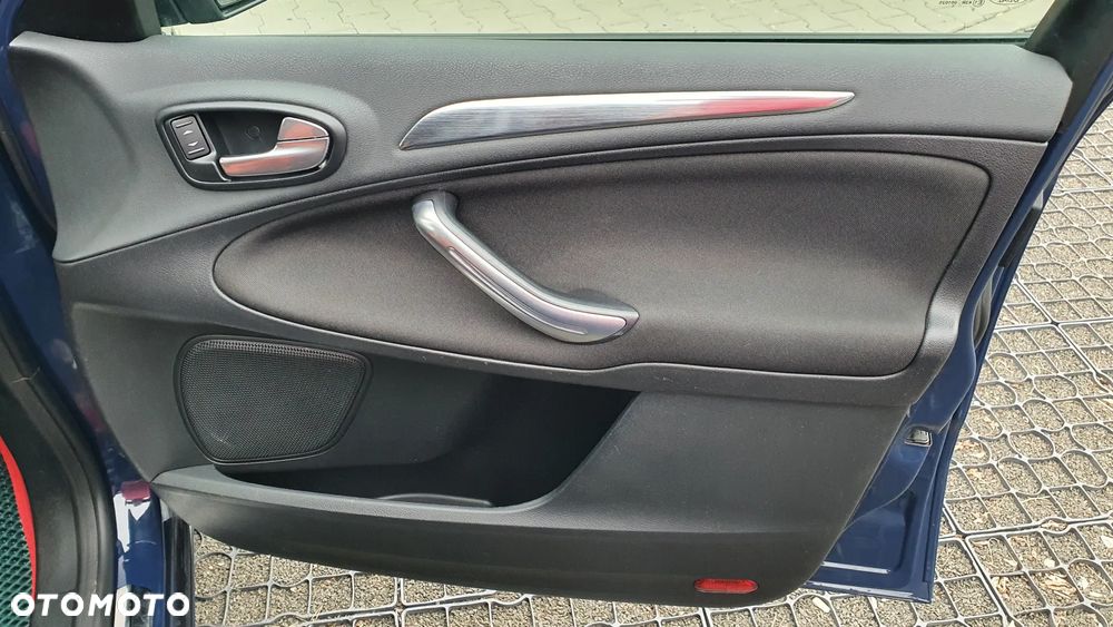 Ford S-Max 2.0 TDCi DPF Titanium - 25