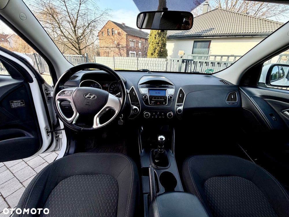Hyundai ix35 1.7 CRDi 2WD UEFA EURO 2012 Edition - 9