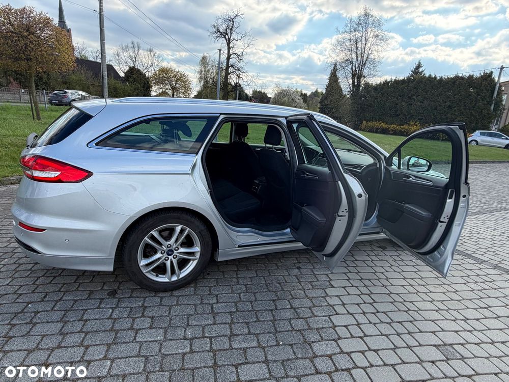 Ford Mondeo 2.0 TDCi Titanium PowerShift - 9