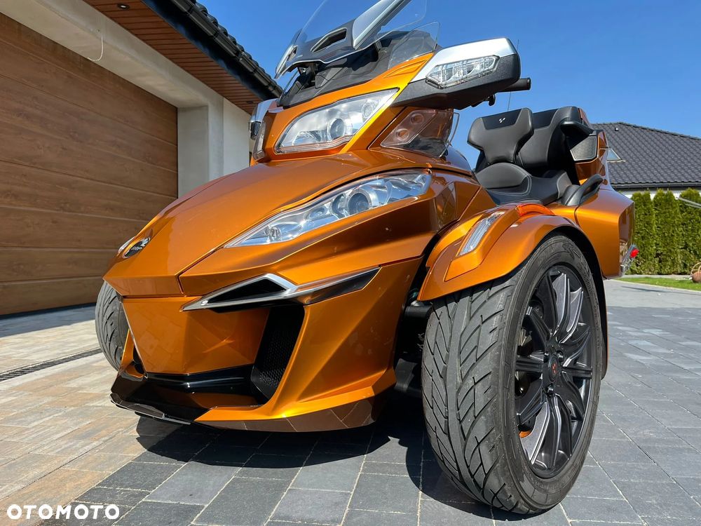 Can-Am Spyder - 12