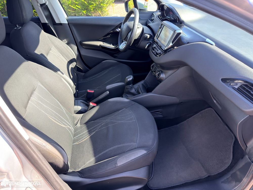 Peugeot 208 1.2 PureTech Allure - 14
