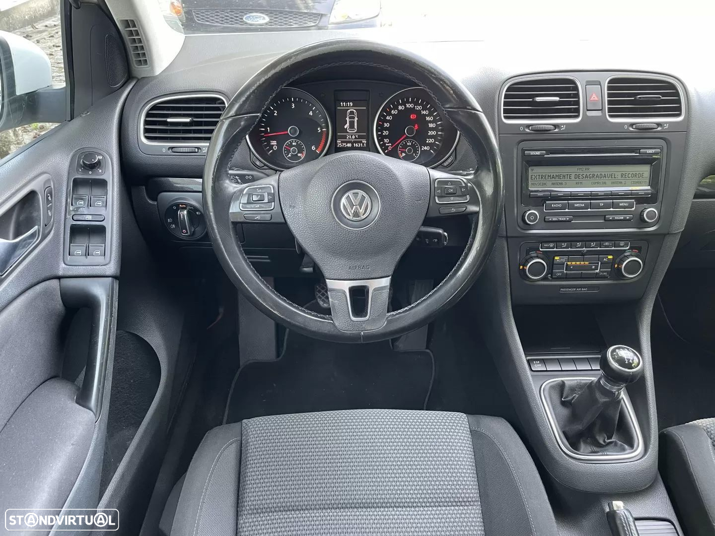 VW Golf 2.0 TDi Confortline - 4