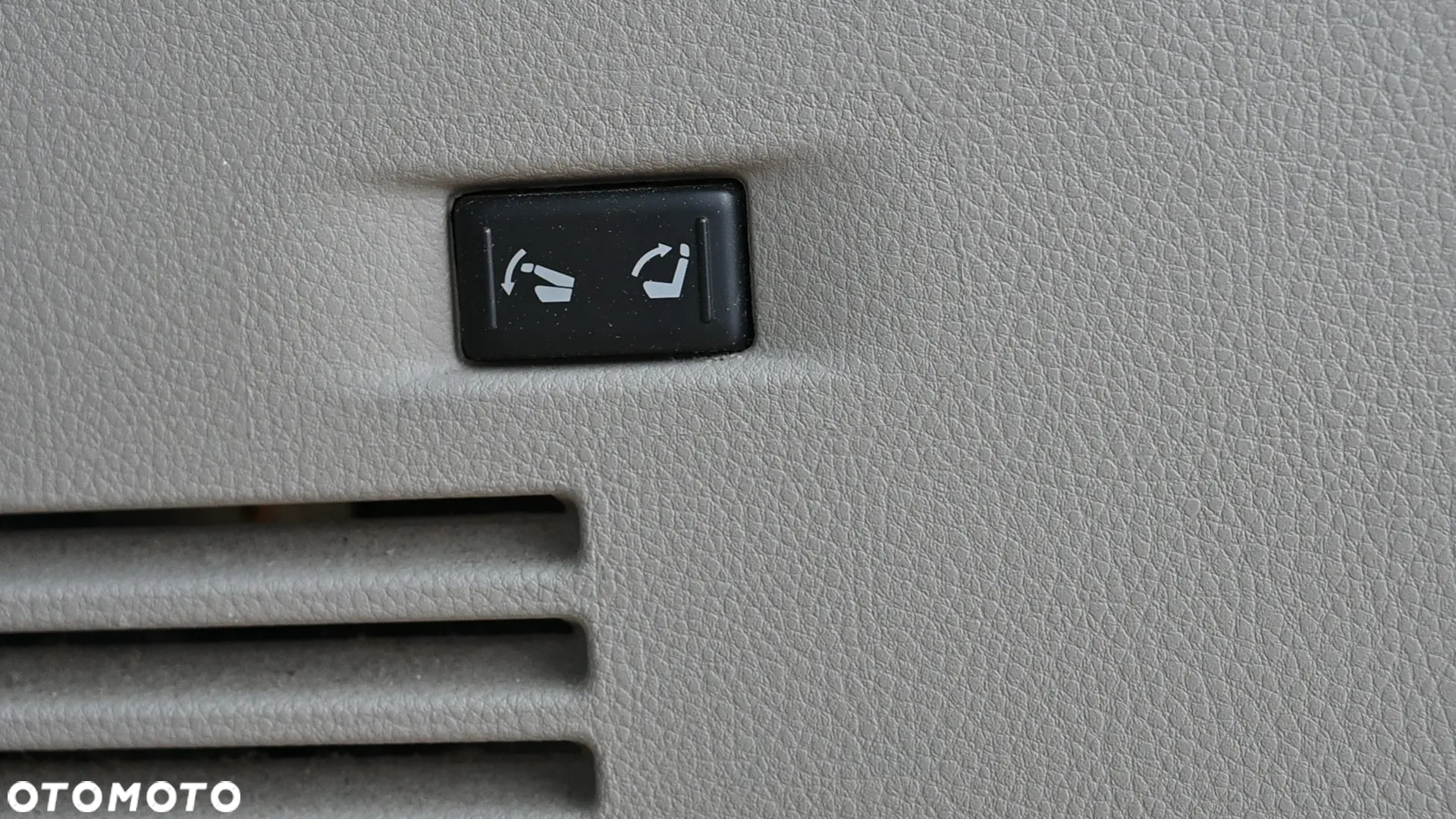 Nissan Quest - 24