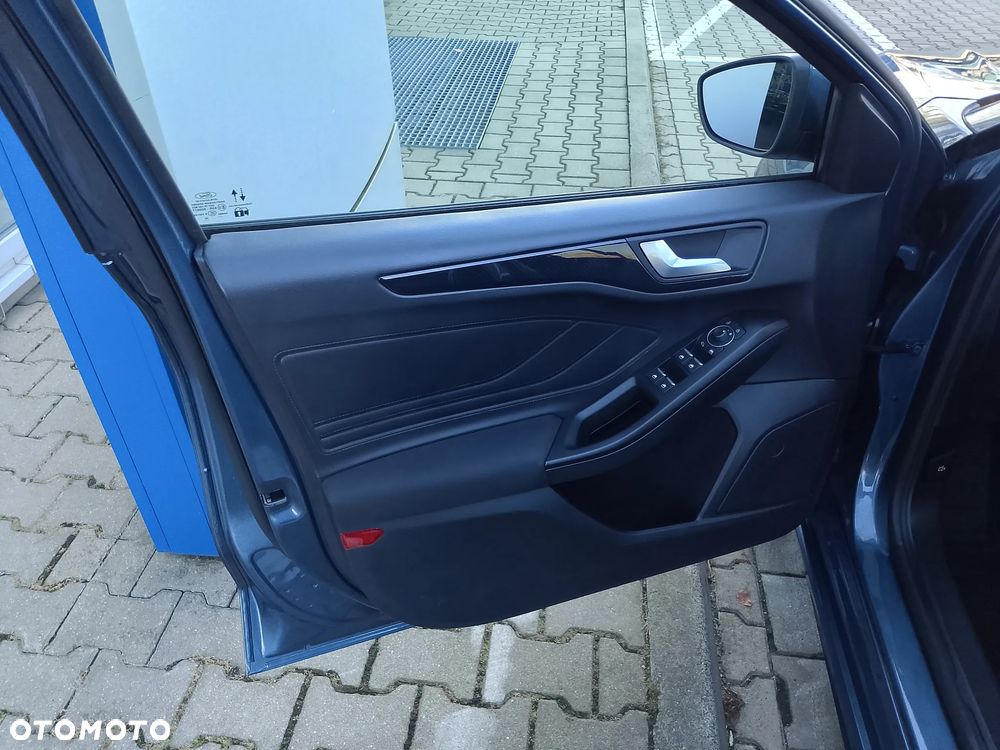 Ford Focus 1.0 EcoBoost Hybrid ST-LINE - 18