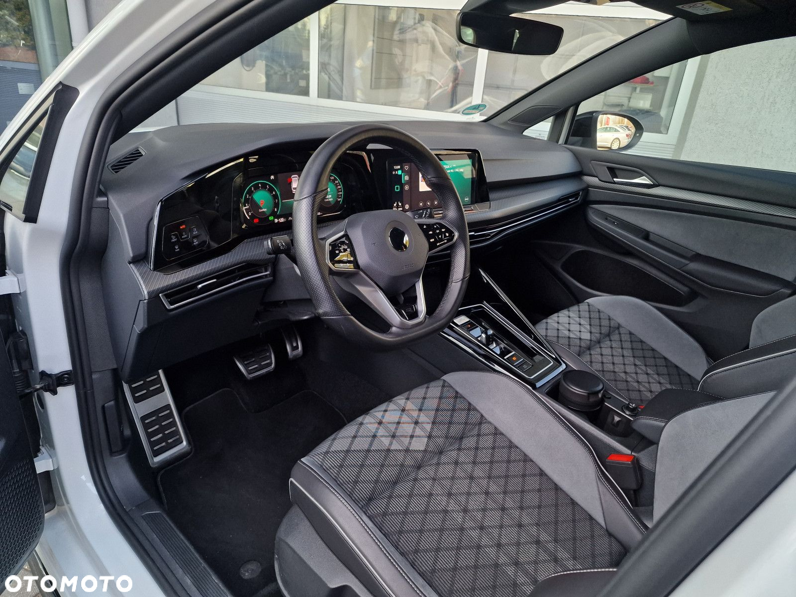 Volkswagen Golf VIII 2.0 TSI Style DSG - 11
