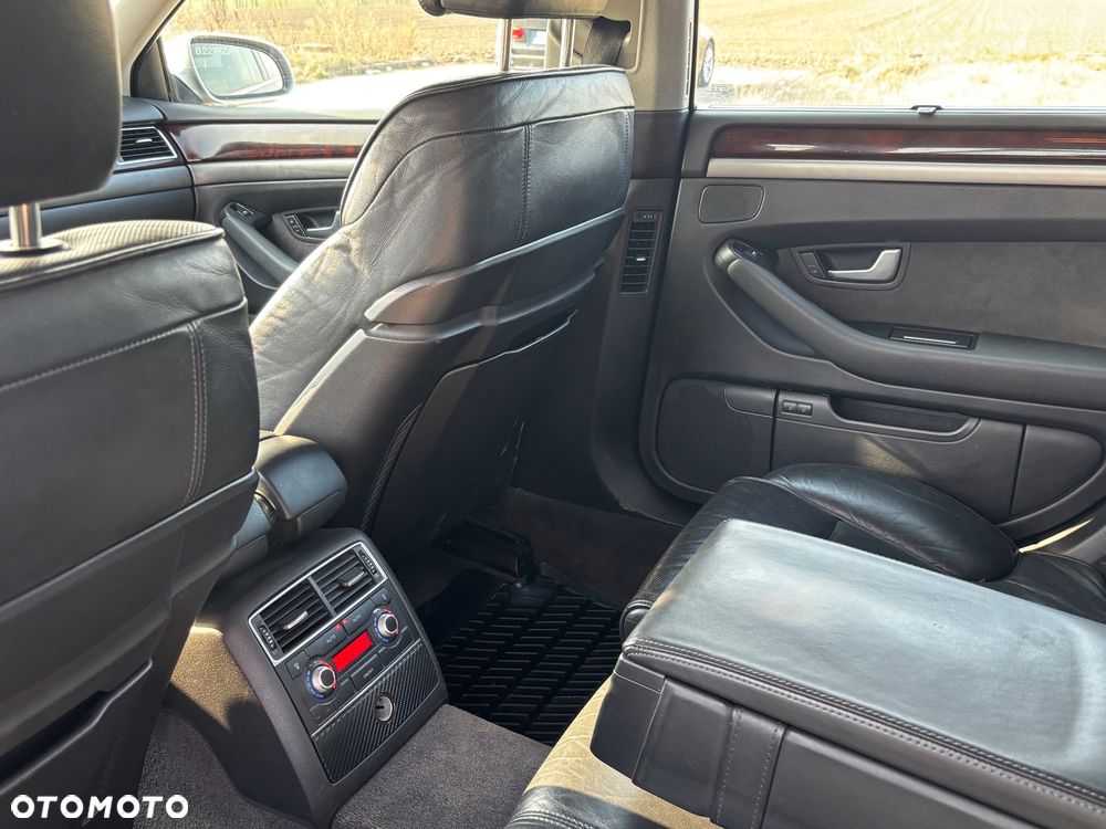 Audi A8 4.2 Quattro - 8