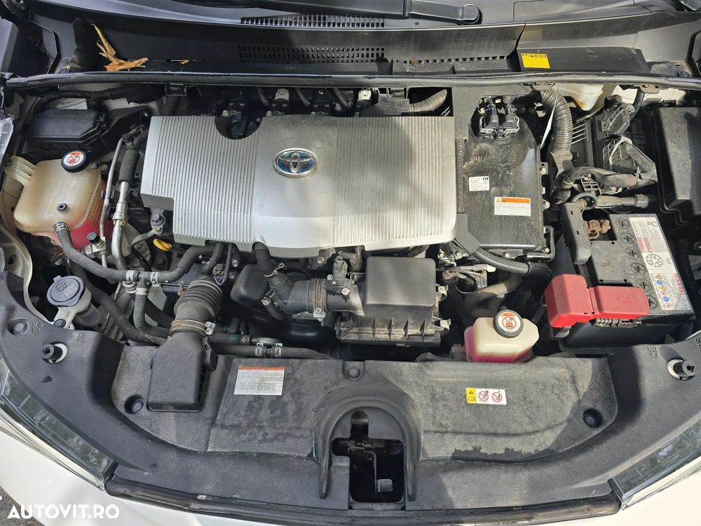 Toyota Prius 1.8 HSD Exclusive Plus - 16