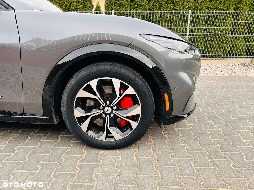 Ford Mustang Mach-E - 4