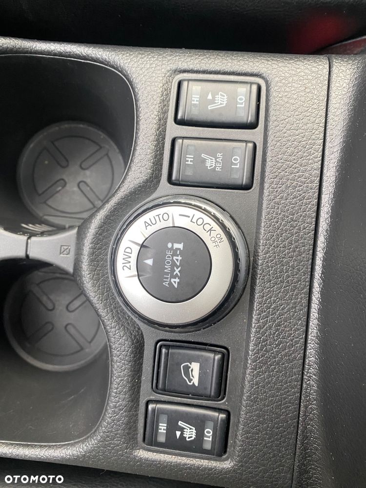 Nissan X-Trail 2.0 dCi ALL-MODE 4x4i Xtronic Tekna - 32