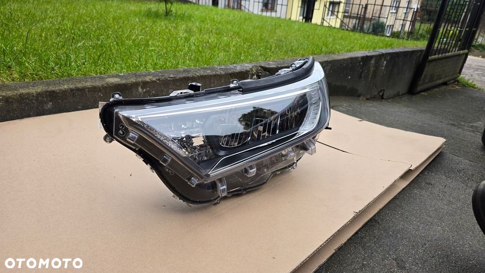 Toyota Rav4 V 19- Lampa Przednia Lewa FULL LED Oryginał EU Nieklejona - 4
