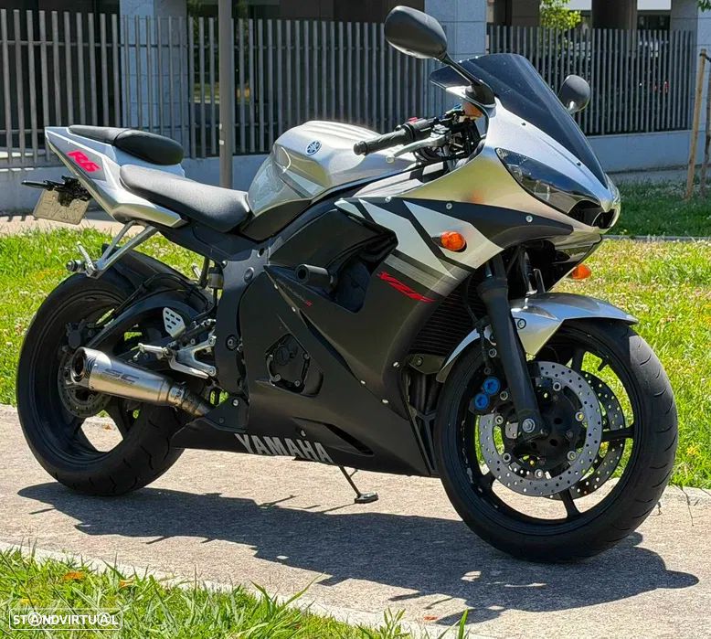 Yamaha YZF - 1