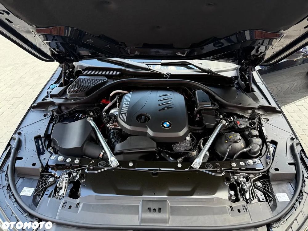 BMW Seria 5 520d xDrive mHEV - 19