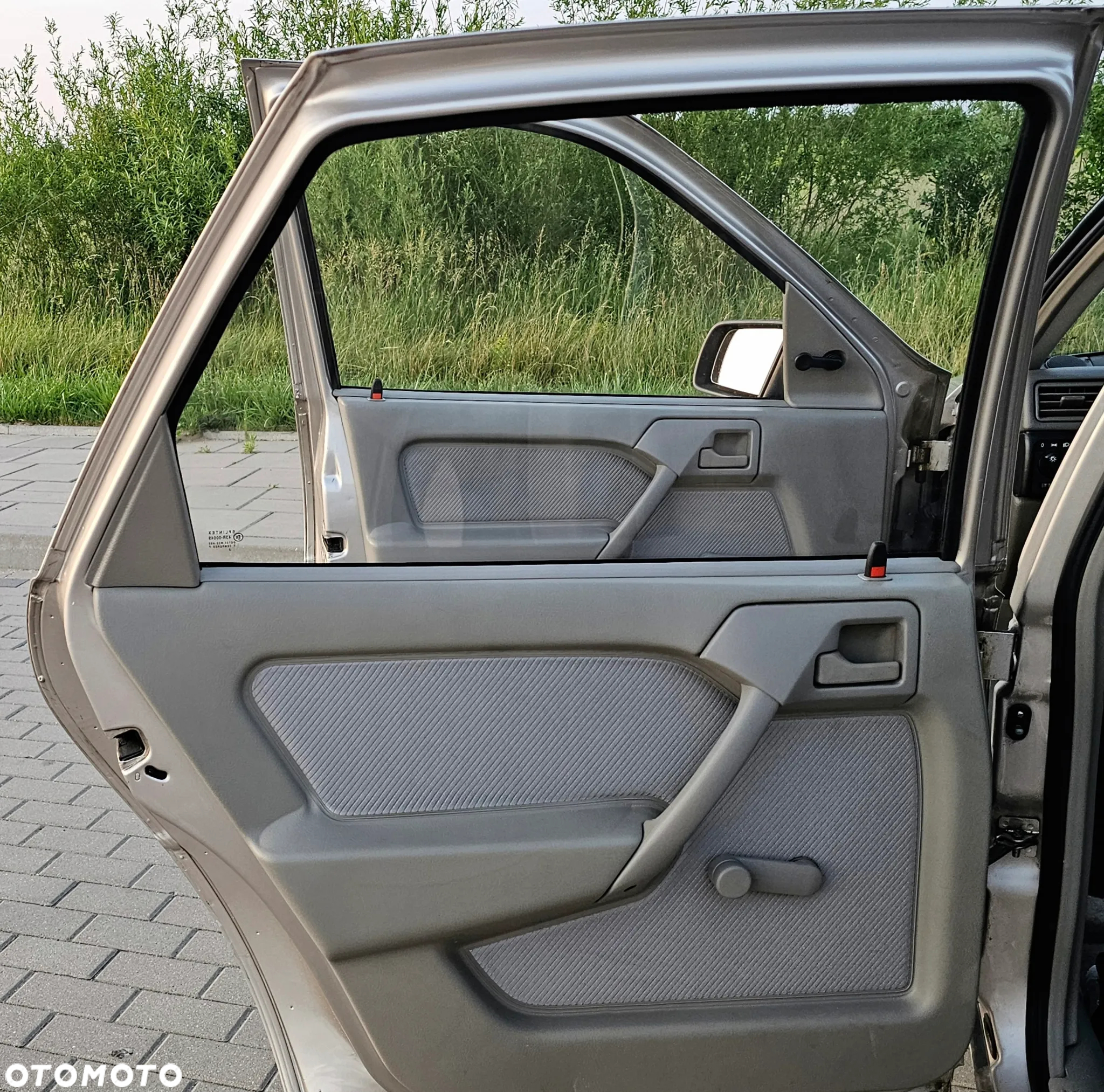 Opel Vectra 2.0 GL - 24
