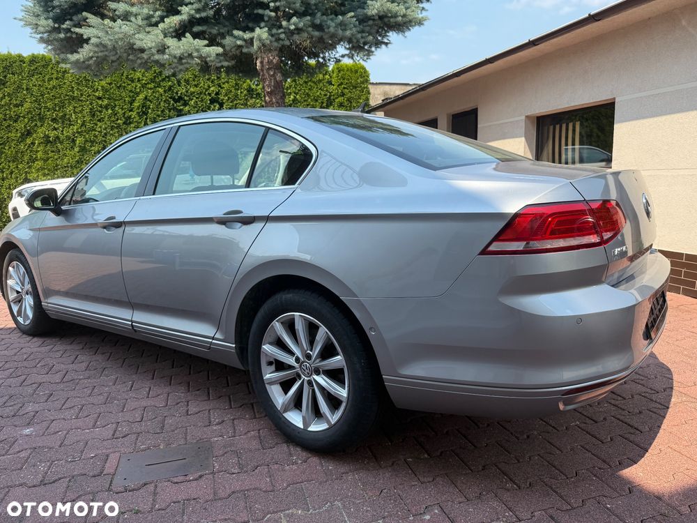Volkswagen Passat 2.0 TDI (BlueMotion Technology) Highline - 10