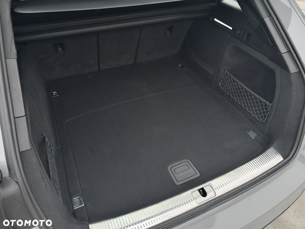 Audi A4 Avant 40 TDI quattro S tronic S line - 33