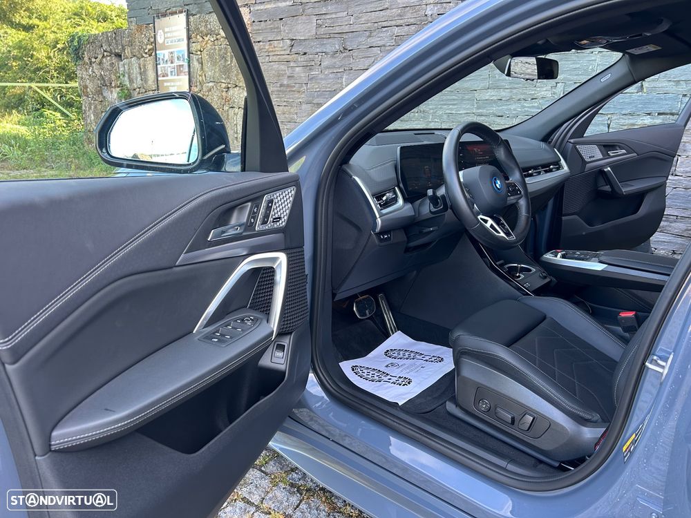 BMW iX2 - 9