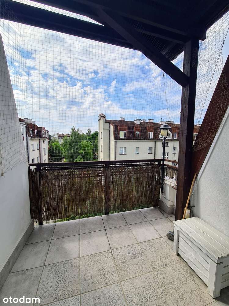 Okazja, ciche 2 pokoje, osobna kuchnia z dużą jadalnią, taras
