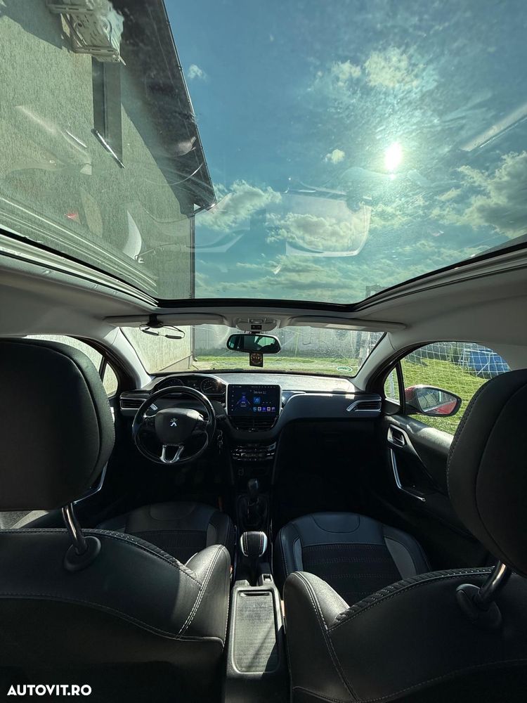 Peugeot 2008 1.2 PureTech Turbo Allure - 2