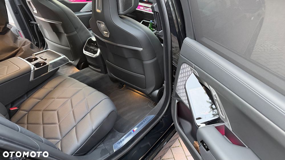 BMW Seria 7 - 22