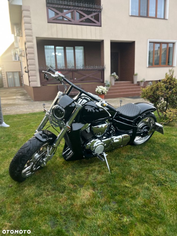 Suzuki Intruder - 1