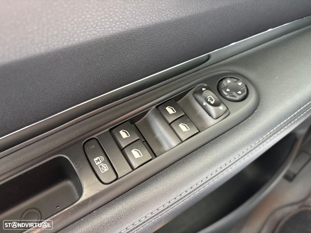 Peugeot 3008 1.6 HDi Allure - 14