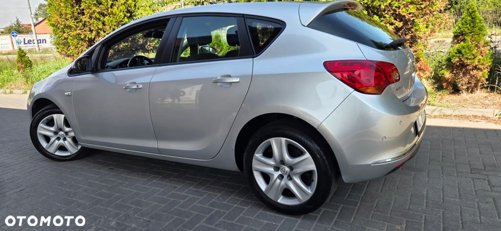 Opel Astra 1.6 CDTI Sport - 9