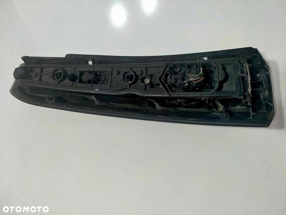LAMPA PRAWA TYLNA TYŁ OPEL MERIVA A LIFT 06-10 - 2
