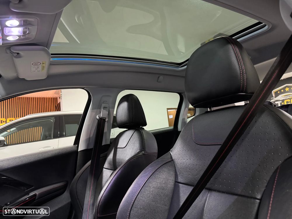 Peugeot 2008 1.2 PureTech GT Line - 4