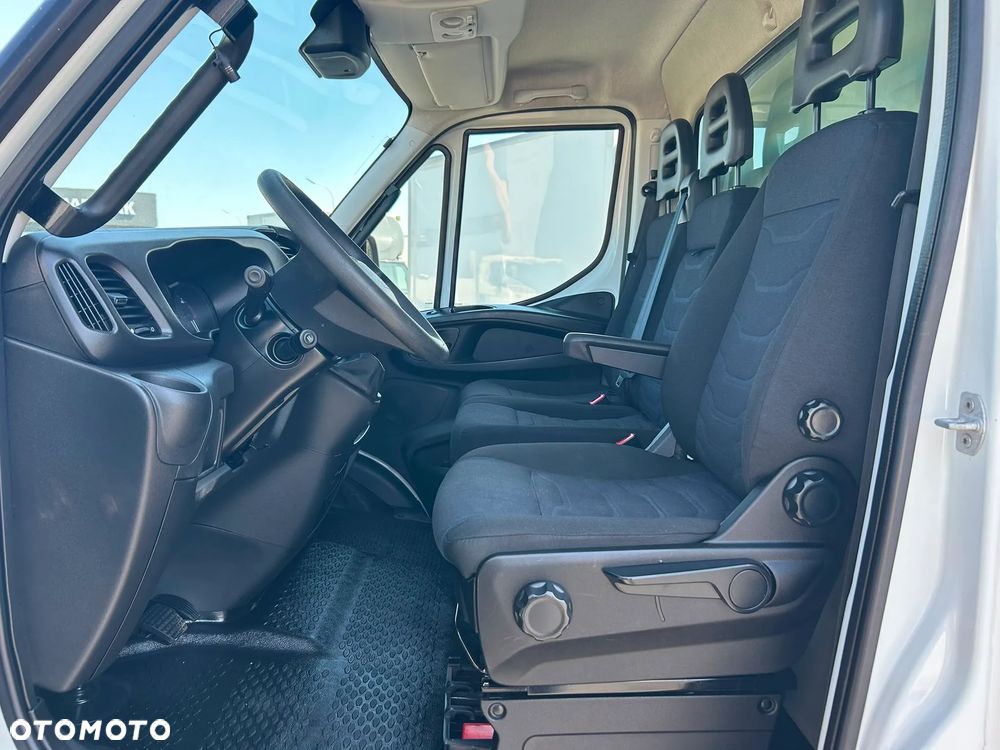 Iveco Daily 35C16 Hi-Matic Kontener 9 palet + winda 750kg + drzwi boczne **KLIMA**Serwis**Sprowadzony**2018R** - 10