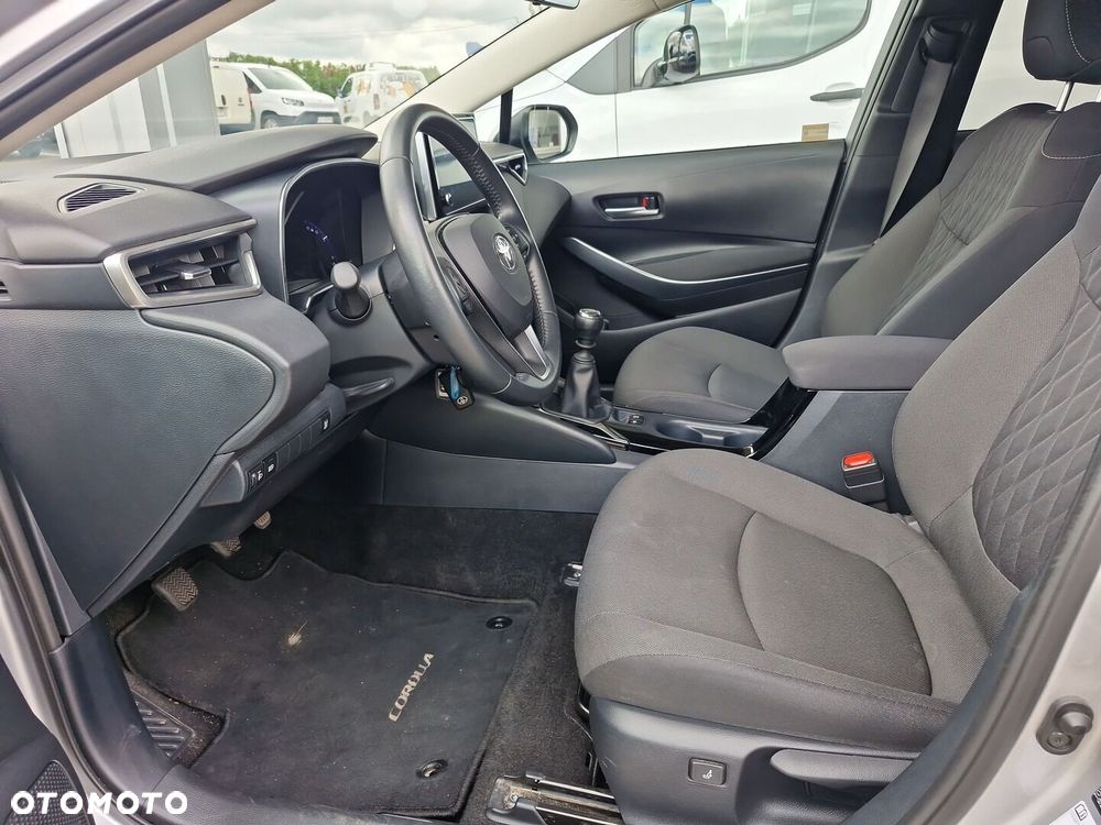 Toyota Corolla - 12