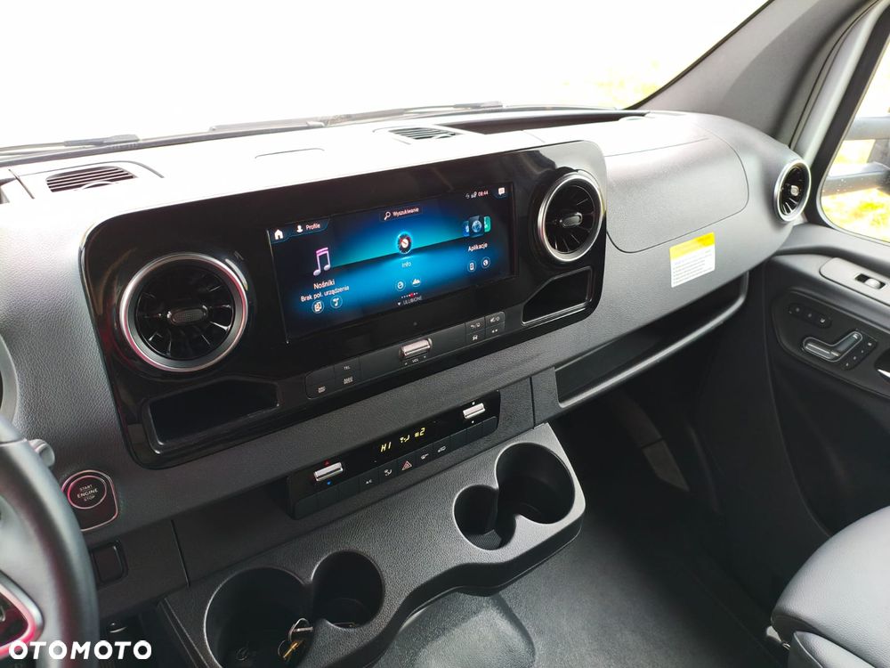 Mercedes-Benz Sprinter 907.255 - 12