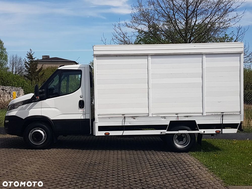 Iveco 70C18 KONTENER ROLETY BOK DO TRANSPORTU WODY 3,66x2,21x1,86 KLIMA DMC 7000KG RAMA PODWOZIE - 11