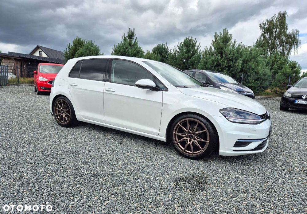Volkswagen Golf - 25
