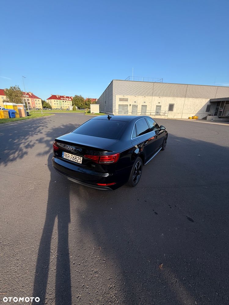 Audi A4 Limousine 2.0 TDI - 12