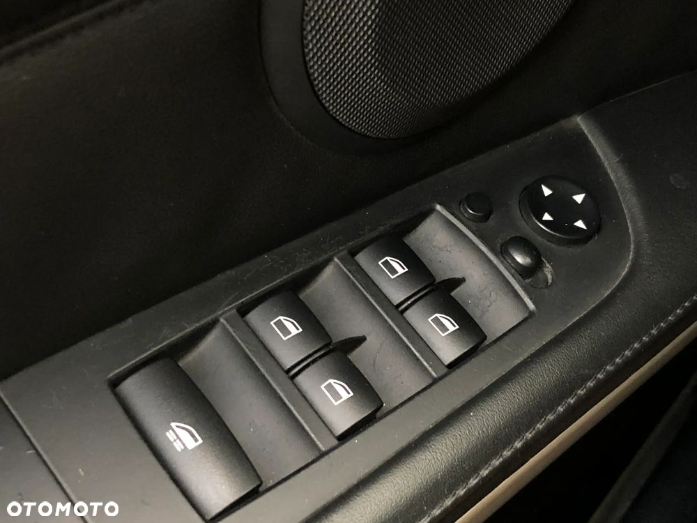 BMW Seria 3 330i Cabrio - 23