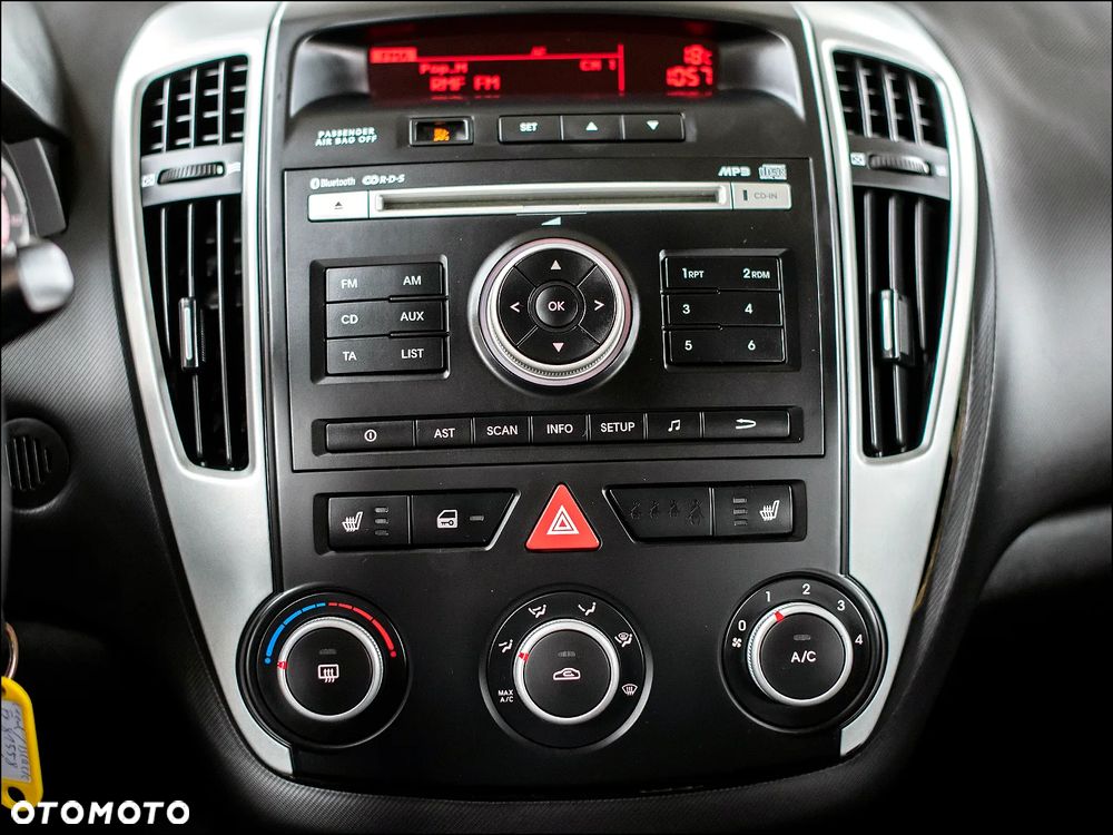 Kia Ceed - 21