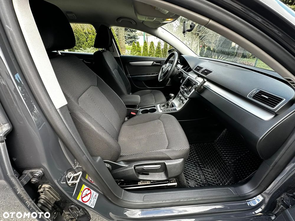 Volkswagen Passat - 9