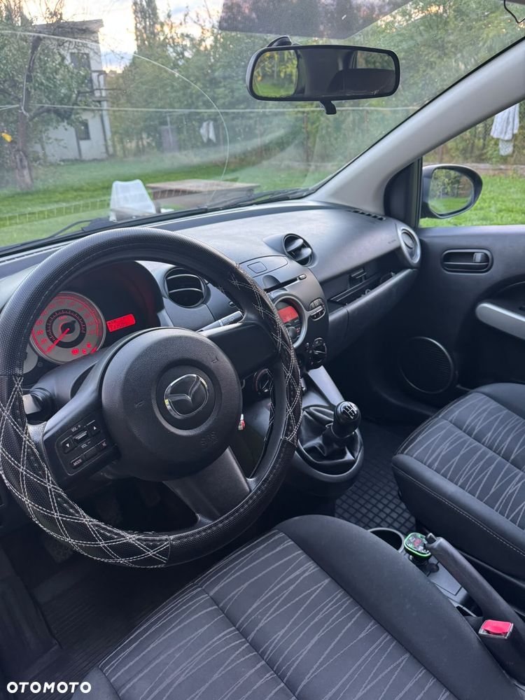 Mazda 2 - 5