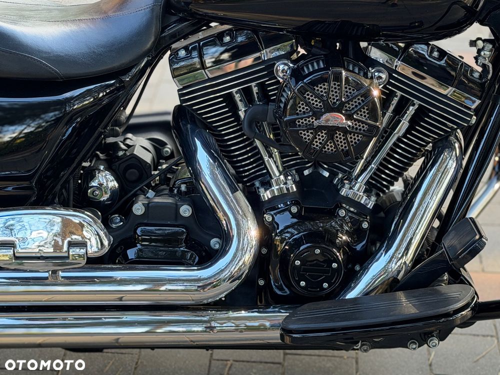 Harley-Davidson Touring Street Glide - 10