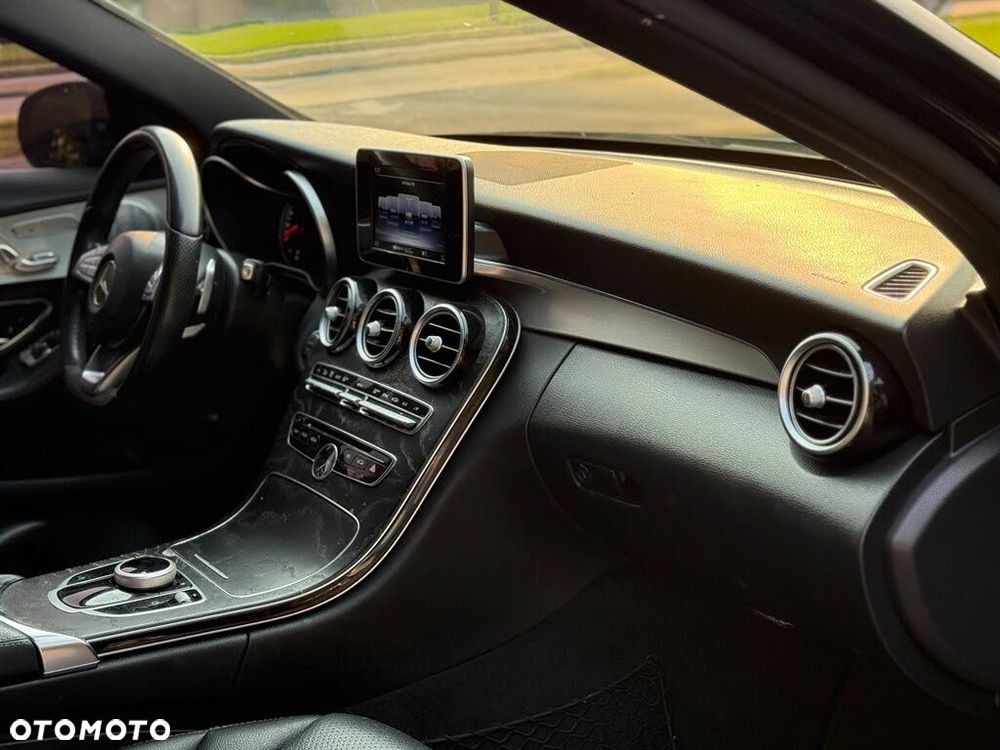 Mercedes-Benz Klasa C 300 9G-TRONIC - 16